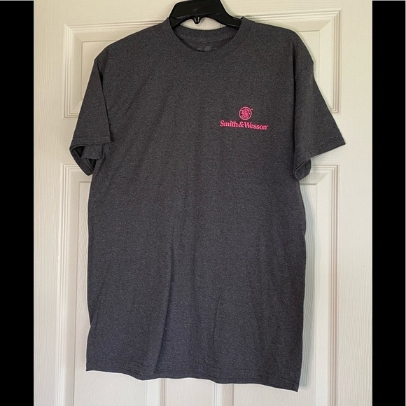 Smith & Wesson Gray Size Medium Tee - Picture 2 of 8